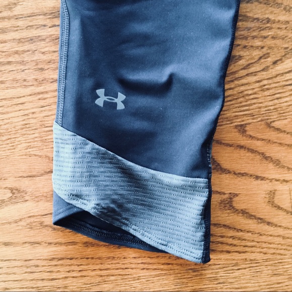 Under Armour Capri Leggings - Picture 2 of 3